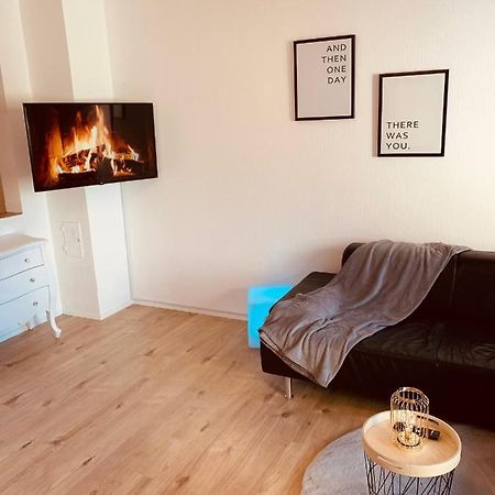 Modern&cozy 2 Zimmer Wohnung, Terrasse, Smart TV, Parkplatz Salzweg Exterior foto